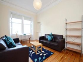 4 bedroom Flat to rent